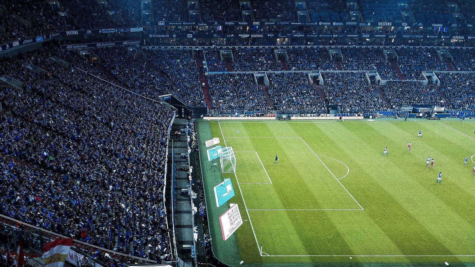 华体会官网-早报，三大豪门齐奏凯歌，巴萨绝杀登顶，拜仁利物浦狂轰8球