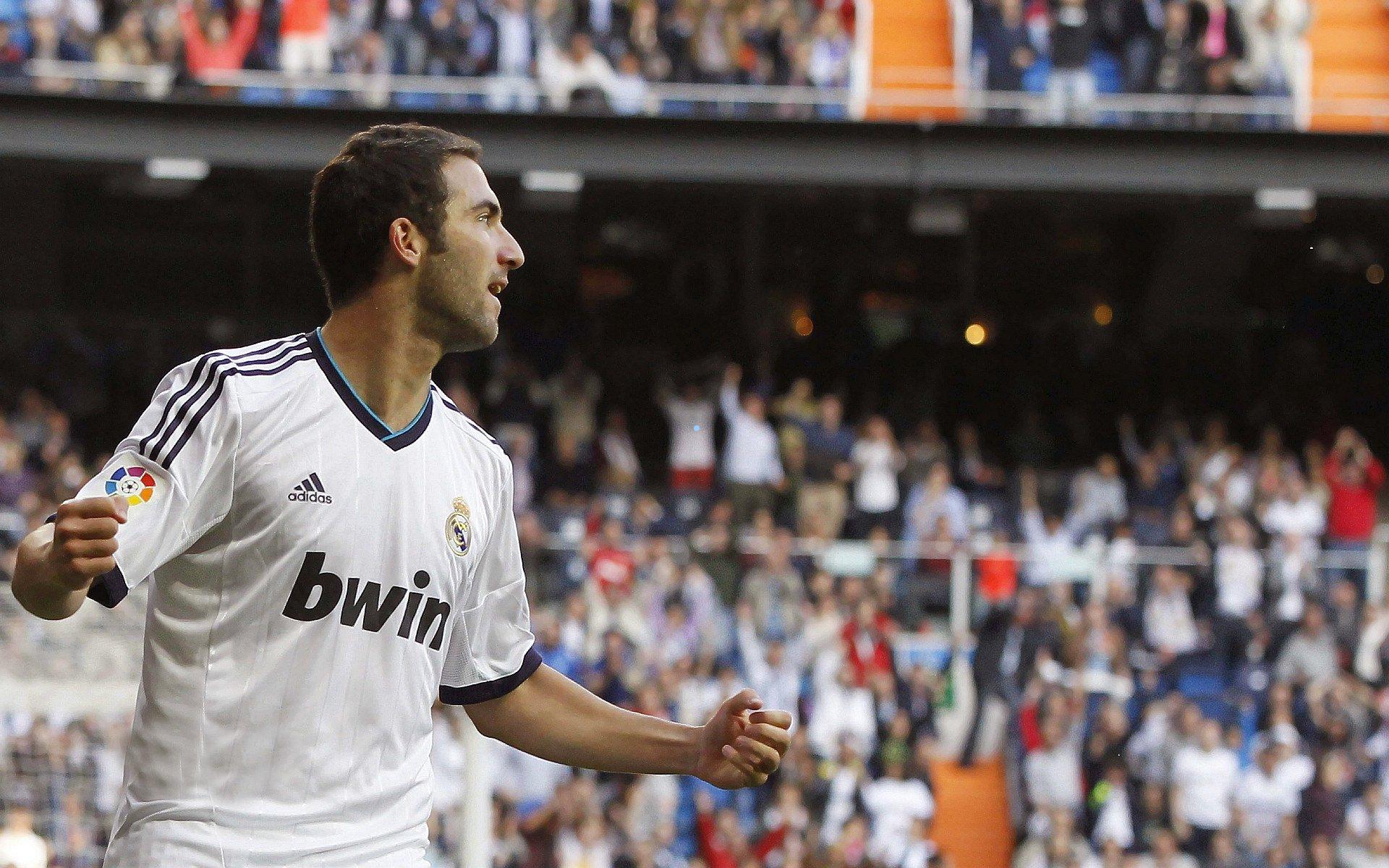 华体会平台|体育生涯的十字路口，解构张水华式热爱与工作冲突